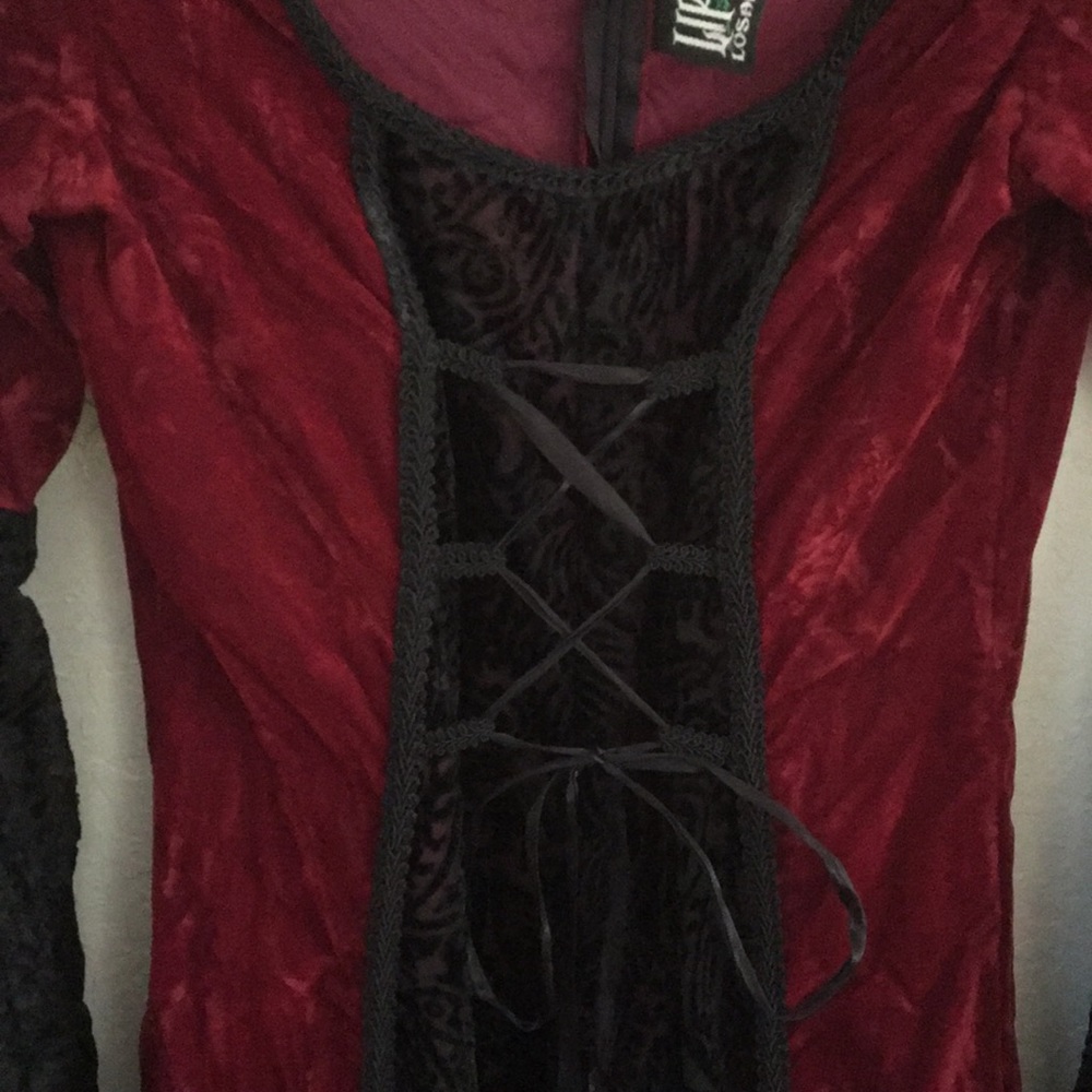 SOLD.      Fantasy faire dress xs/s - Picture 4 of 8